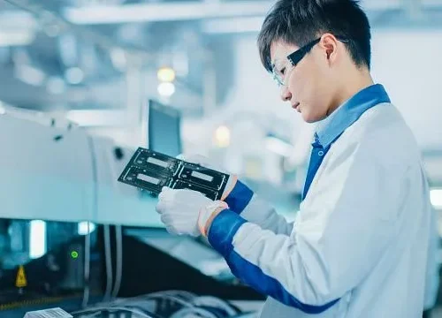 Vietnam launches construction of first domestic semiconductor chip plant