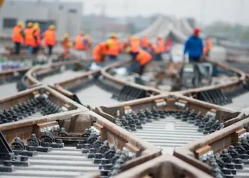 China-Laos Railway carries 244,000 cross-border passenger trips in first eight months